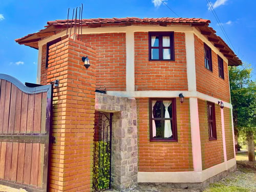Cabaña La Chiquis | Aventura y alegría familiar en el corazón de Huasca by Gestores