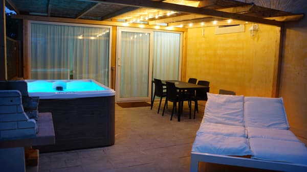 Spinazza con  vasca idromassaggio riscaldata 