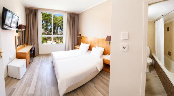 Residence  At Marom Hotel