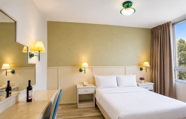 Residence  At Marom Hotel