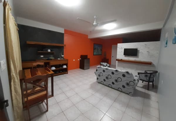 Semi-Private Suite (204)