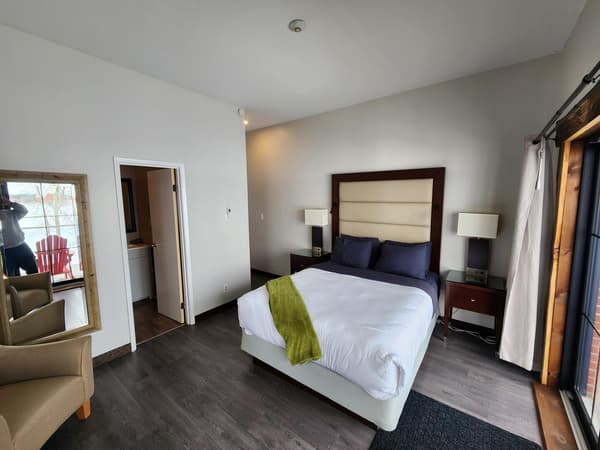 Standard Room Lakeside Balcony 