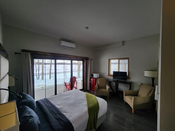Standard Room Lakeside Balcony 