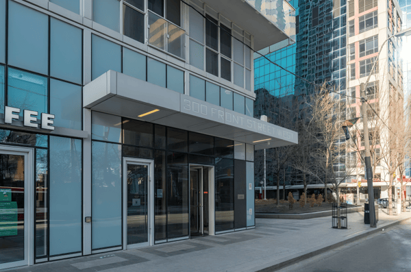 Elegant two-bedroom condo close to the CN Tower