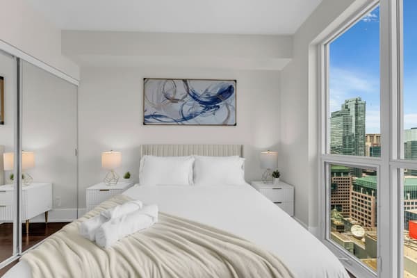 Two-Bedroom Luxury Apartment with Lake Views