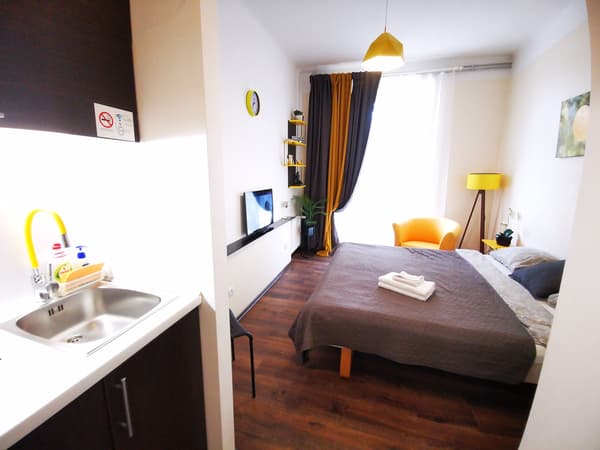 S2 Sunshine apartment with Balcony