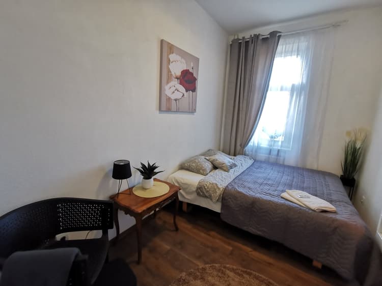 S8 Small studio apartment