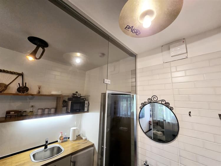 S12 Music studio apartment