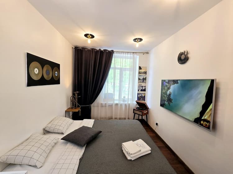 S12 Music studio apartment
