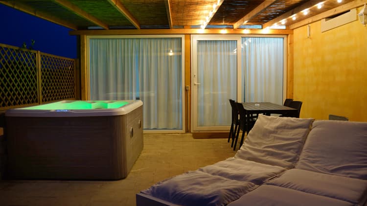 Spinazza con  vasca idromassaggio riscaldata