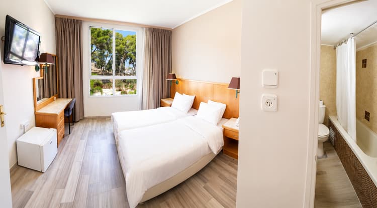 Residence  At Marom Hotel