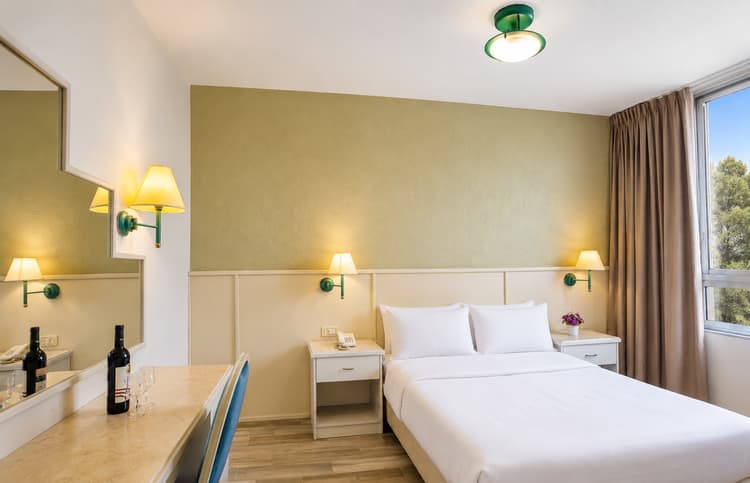 Residence  At Marom Hotel