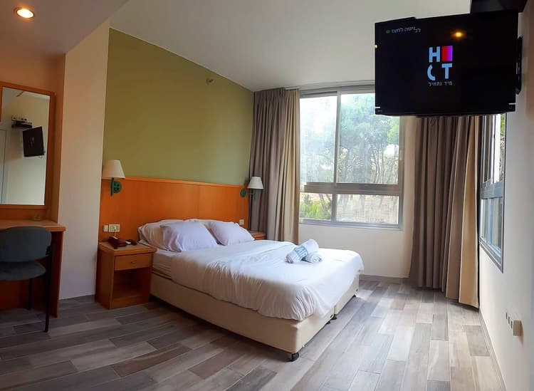 211 Queen Room with Spa Bath