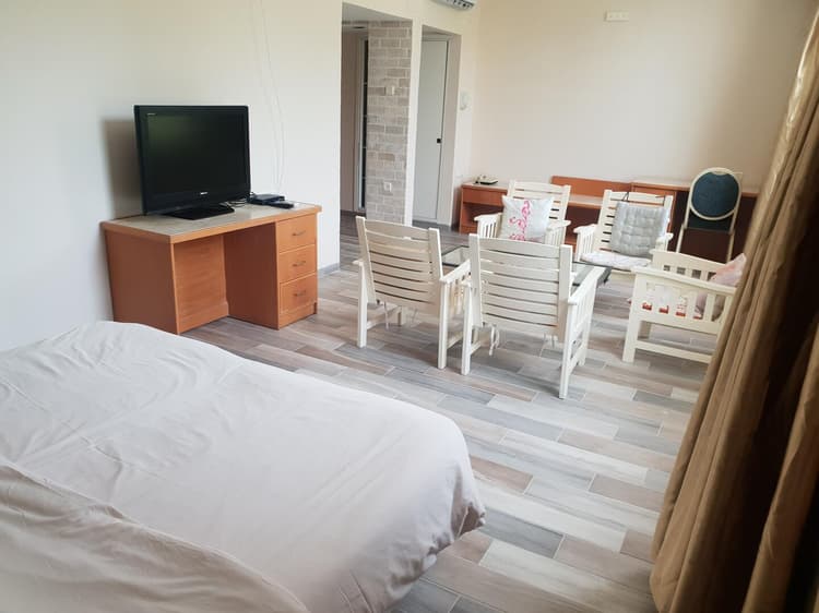 406-7 Junior suite a view to Rosh Mia park