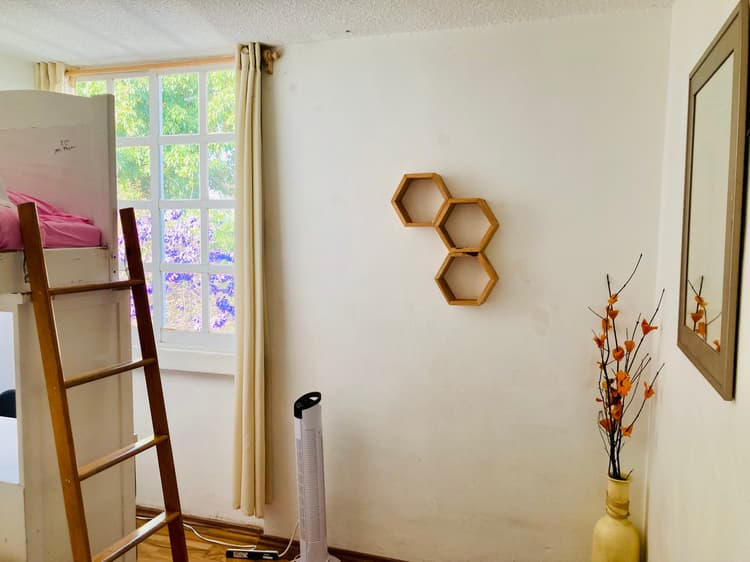 R4 Habitación Privada Litera con baño compartido