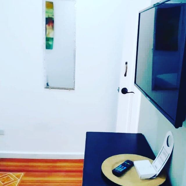 R-3 Classic Single Queen Room