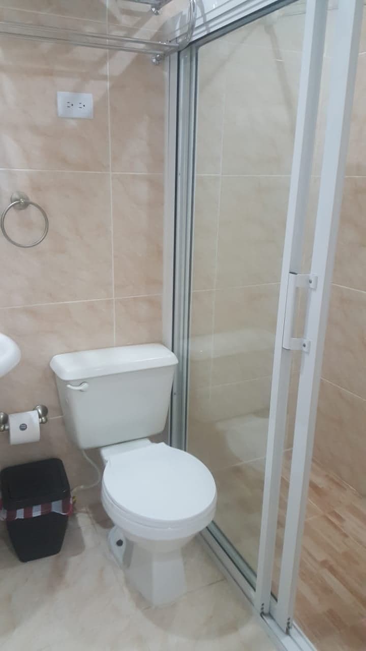 R5-Classic Single Queen Room