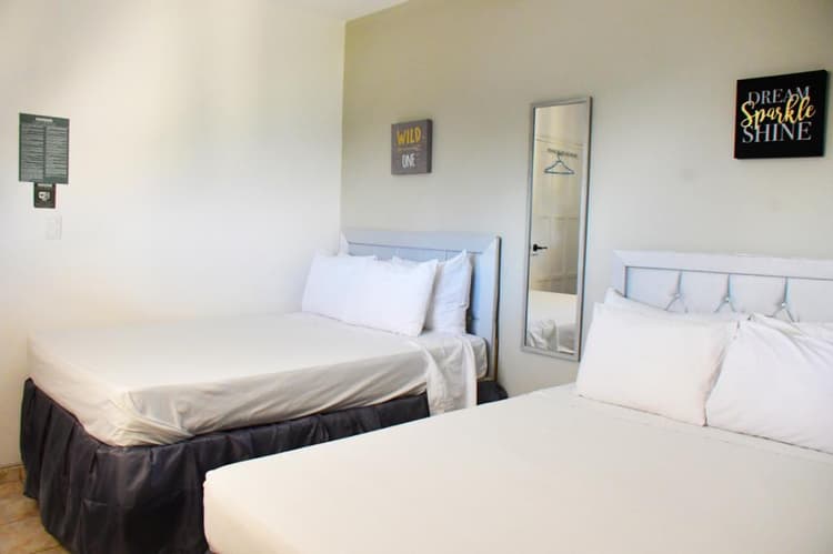 R-10 Comfort Twin Room