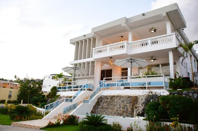 R12- Comfort Triple Room 1QB -1TB -Pool View