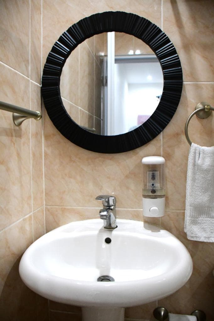 R14- Comfort Triple Room 1QB -1TB-Pool View