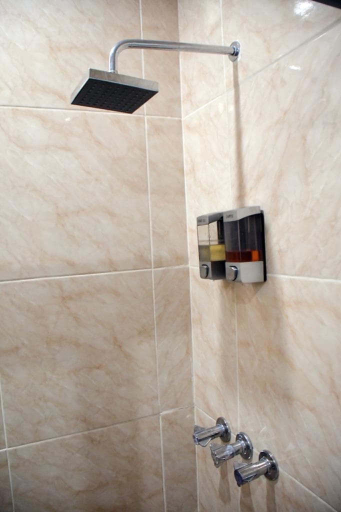 R14- Comfort Triple Room 1QB -1TB-Pool View