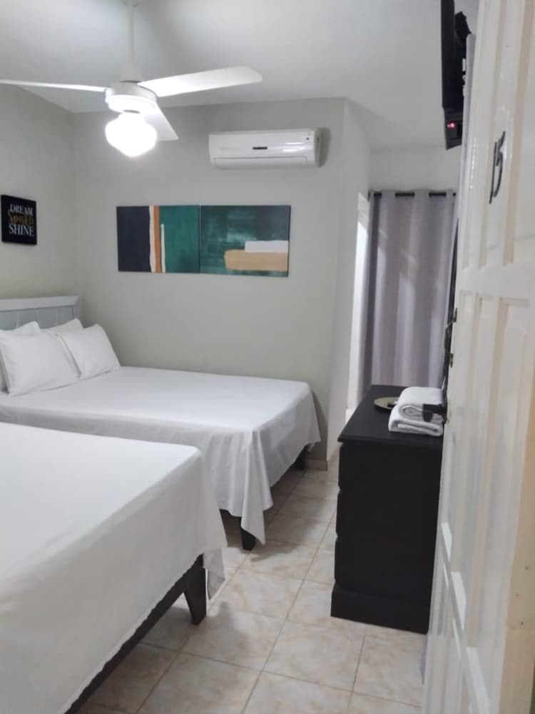 R15- Comfort  Family Room -2 QB-Pool View-City View