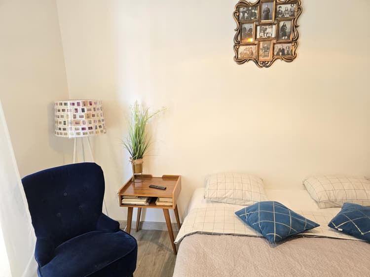 S14 Foto studio with balcony