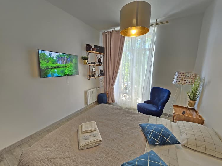 S14 Foto studio with balcony