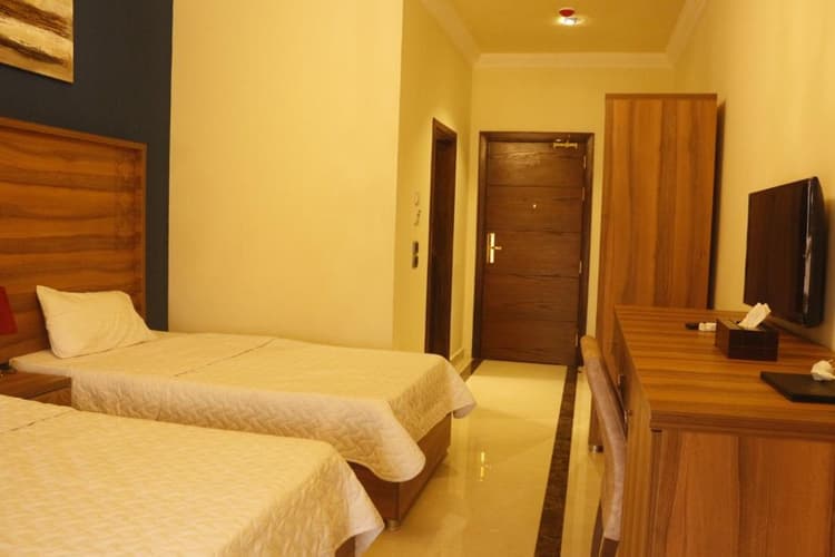 Deluxe Twin Bed with Balcony