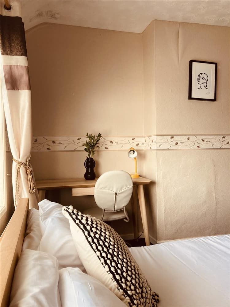 Melrose Two, "for a cosy stay close to the university"