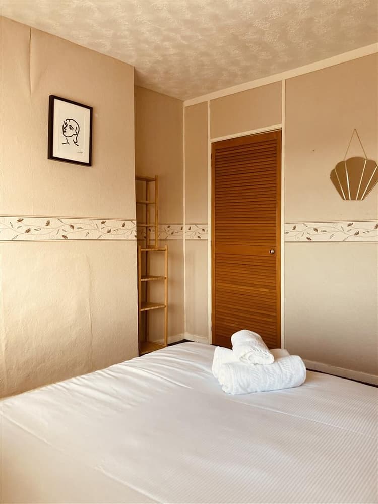 Melrose Two, "for a cosy stay close to the university"