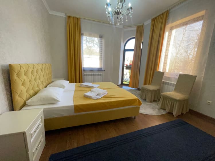 ГД "Роза Кавказа" №1 Двухкомнатный черырехместный номер 2-й этаж