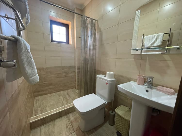 ГД "Роза Кавказа" №1 Двухкомнатный черырехместный номер 2-й этаж