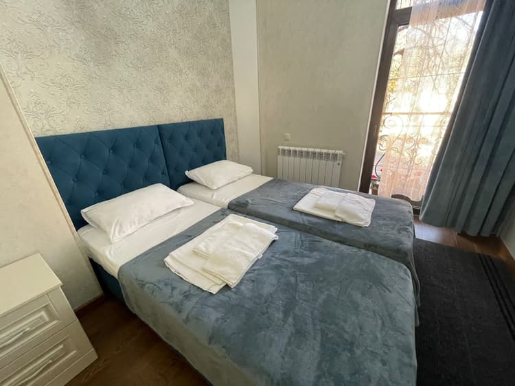 ГД "Роза Кавказа" №1 Двухкомнатный черырехместный номер 2-й этаж