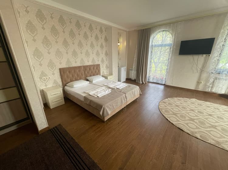 ГД "Роза Кавказа" №4 Четырехместный номер 3-й этаж