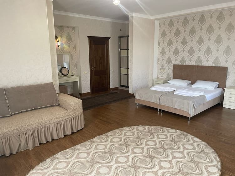 ГД "Роза Кавказа" №4 Четырехместный номер 3-й этаж
