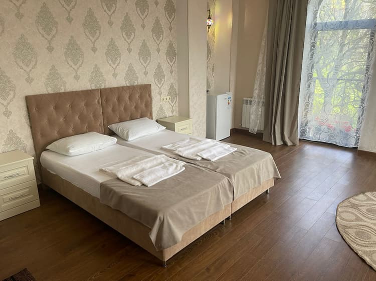 ГД "Роза Кавказа" №4 Четырехместный номер 3-й этаж