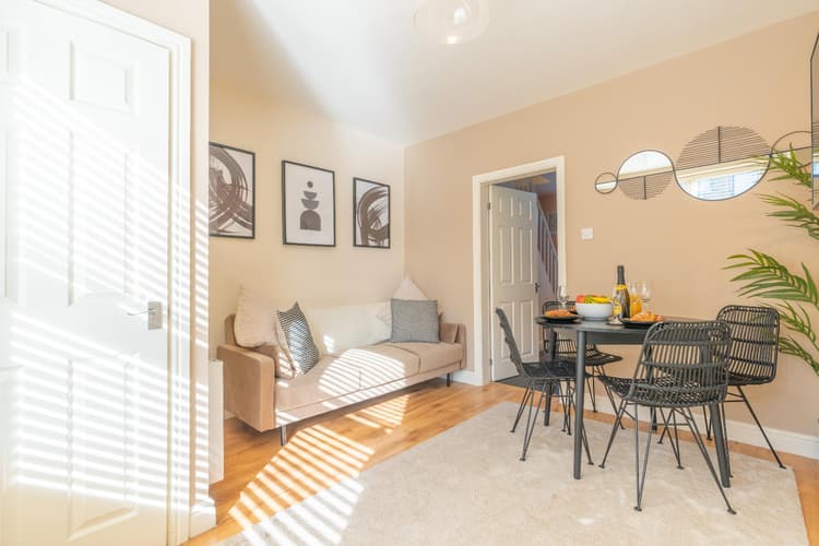 'Afton', 'for a trendy stay close to the city'