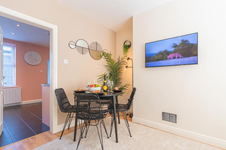 'Afton', 'for a trendy stay close to the city'