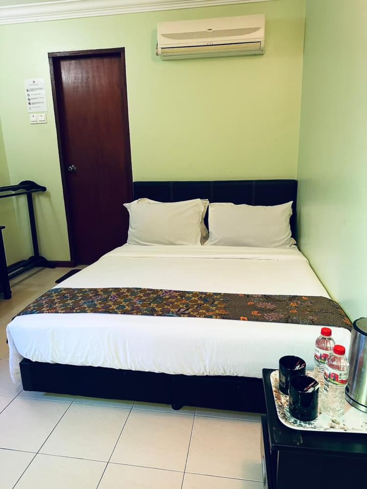 104 LEKIU DELUXE QUEEN