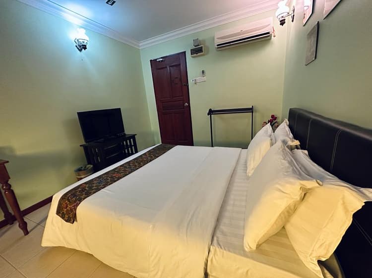 105 KASTURI FAMILY DELUXE