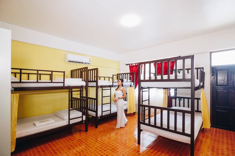 Bed in 4-Bed Mixed Dorm (AC at night only)