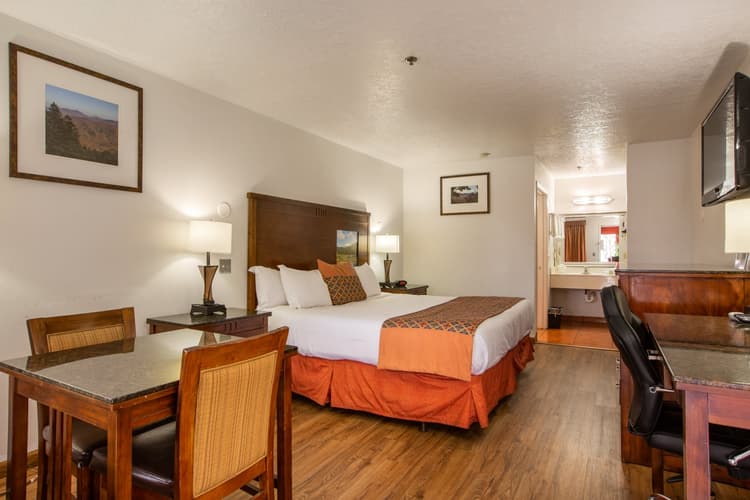 Standard Deluxe King Room