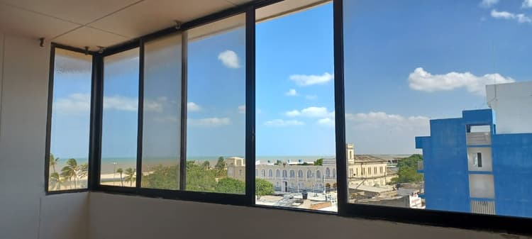 R1 (502) Apartamento con vista a la playa, la mejor zona de la ciudad, genial para trabajar o estar con la familia