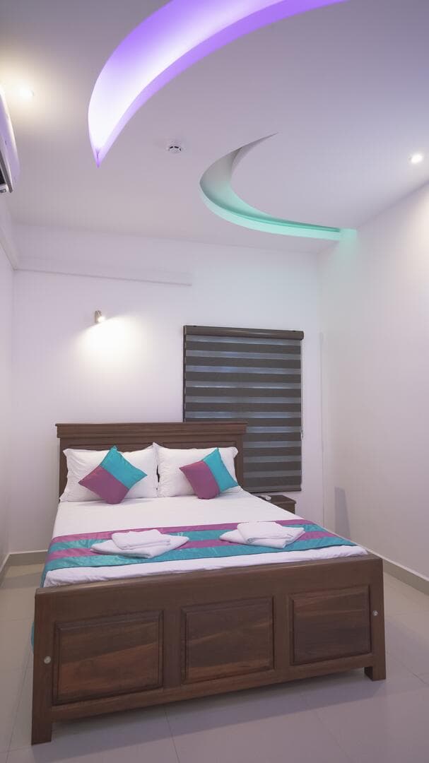 Deluxe Apartment - Sunflowers