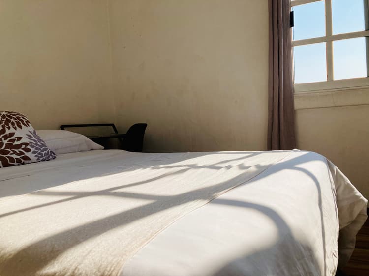 R2 Habitación Privada Matrimonial con Baño Compartido