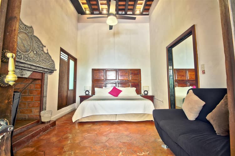 Punto 1 - Cama King Size, planta baja.