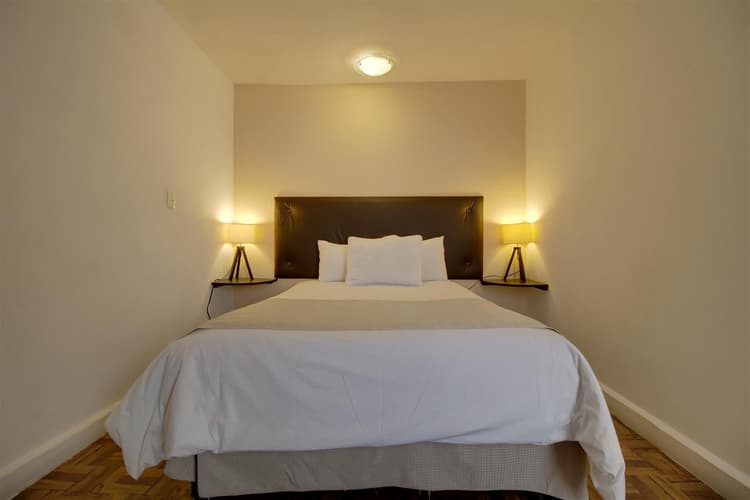 Punto E -  Suite de 2 habitaciones,  2 camas matrimoniales, planta baja. 4 personas