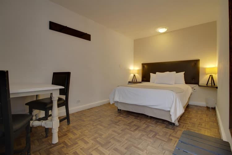 Punto E -  Suite de 2 habitaciones,  2 camas matrimoniales, planta baja. 4 personas