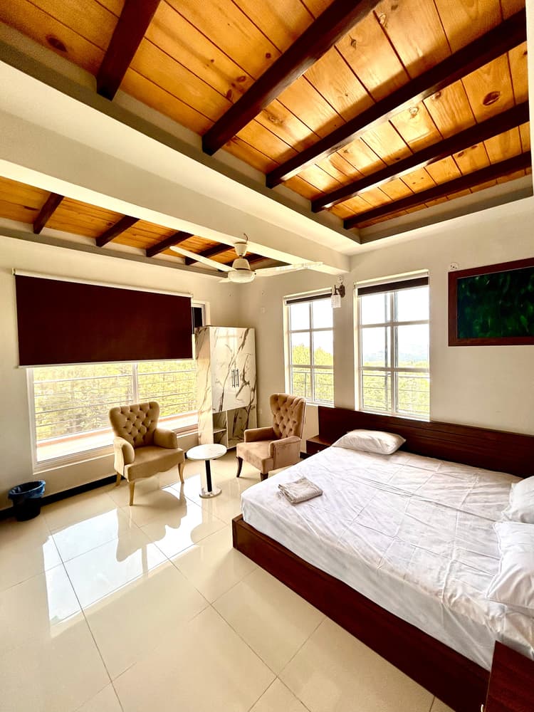 King Room with Balcony (Central)